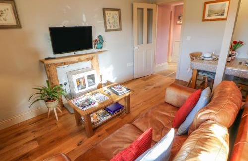 Richmond House | Elegant Stay at The Stable, Sedbury Park Farm - 5 Star Rated
