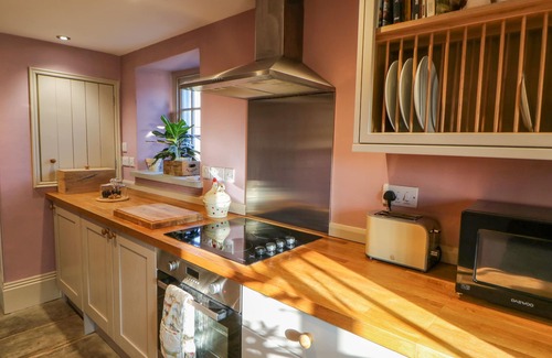 Richmond Cottage | Perfect Getaway at The Stable, Sedbury Park Farm - Breakfast Included