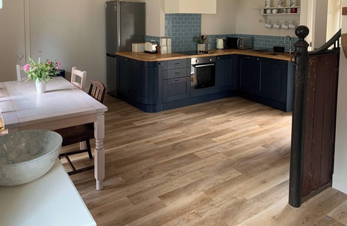 Woolage Green Cottage | Enjoy Comfort at The Stable – Family-Friendly & Modern Stay