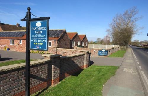 Bridlington House | Experience The Stables At Eastmoor Farm: Pet Friendly Haven