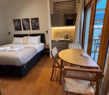 Royston Apartment | Family-Friendly Getaway at The Stables at Minstrel Court