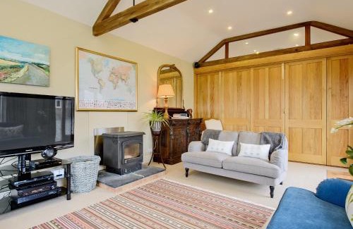 Pottersbury House | Top-Rated Family Retreat at The Stables At Weedon Hill Farm
