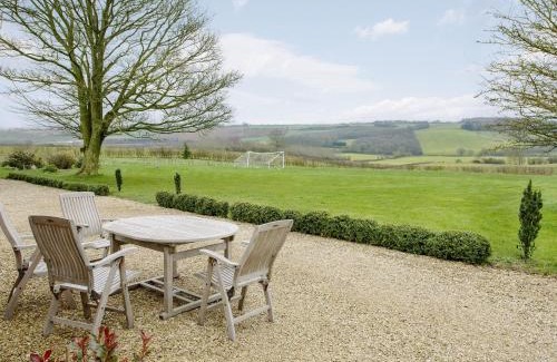 Pottersbury House | Top-Rated Family Retreat at The Stables At Weedon Hill Farm