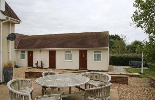 North Marston Bed & Breakfast | Top-Rated Stables B&B at Pear Tree Cottage - Pet Friendly