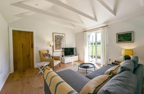 Chichester House | Pet-Friendly Retreat at The Stables, Birdham - 10/10 Rating