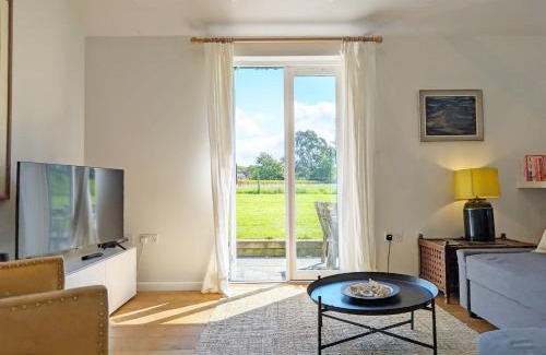 Chichester House | Pet-Friendly Retreat at The Stables, Birdham - 10/10 Rating
