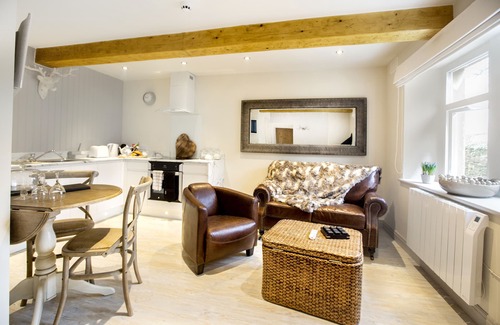 Giggleswick Apartment | Guest Rated 10/10: The Stables - Historic Apartment Stay