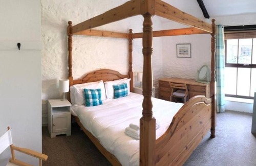 Saint Gennys House | Pet Friendly Retreat at The Stables, Crackington Haven