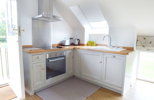 Crayke Cottage | Guest Rated 10/10: The Stables, Crayke Lodge Awaits