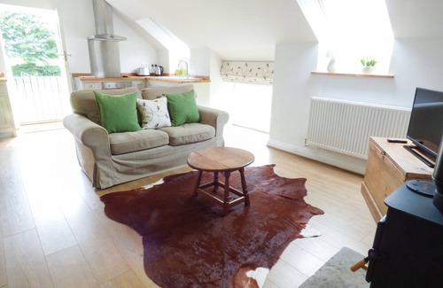 Crayke Cottage | Guest Rated 10/10: The Stables, Crayke Lodge Awaits