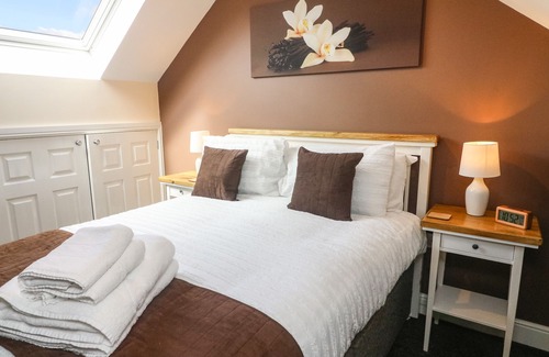Milnthorpe Cottage | Family-Friendly THE STABLES with Spa and Hot Tub Amenities