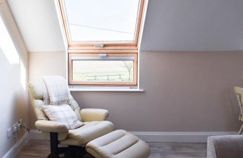 Martlesham Heath House | Pet-Friendly Retreat at The Stables - Rated 9.5/10