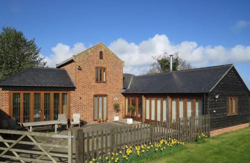 Great Yarmouth House | Family-Friendly Retreat at The Stables - Guest Rated 9.8