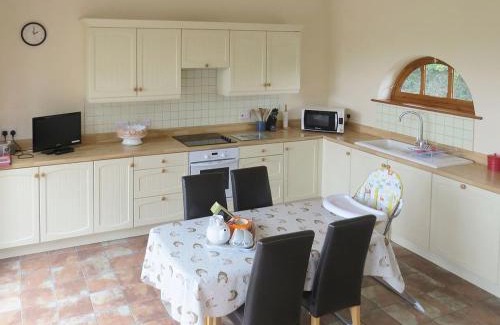 Great Yarmouth House | Family-Friendly Retreat at The Stables - Guest Rated 9.8