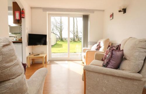 Holsworthy House | Discover The Stables: Pet-Friendly Retreat with Pool Access