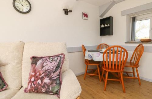 Holsworthy House | Discover The Stables: Pet-Friendly Retreat with Pool Access