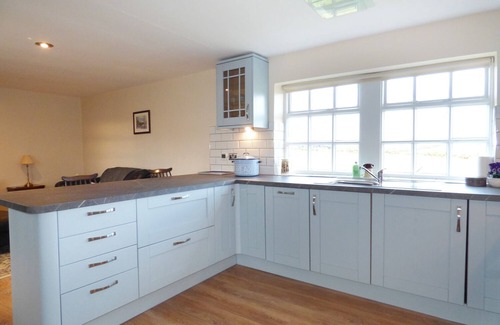 Winkhill Cottage | Explore The 'Stables': Pet-Friendly Retreat with Breakfast