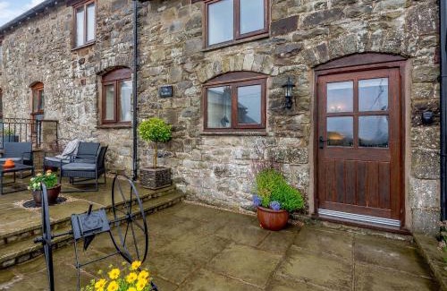 Welshpool House | Family-Friendly Retreat at The Stables - 4-Star Gem