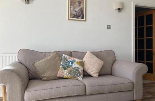 Lincoln House | Unforgettable Stays at The Stables with Hot Tub & Breakfast