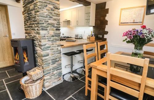 Milnthorpe House | Family-Friendly Retreat at The Stables Hotel