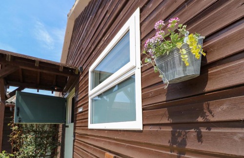 Brighstone House | Pet-Friendly Retreat at The Stables - Rated 10/10!