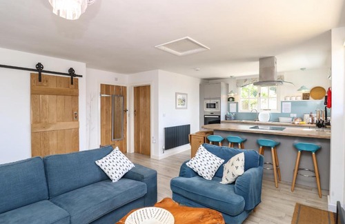 Brighstone House | Pet-Friendly Retreat at The Stables - Rated 10/10!