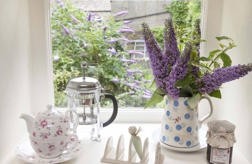 Giggleswick Apartment | Outstanding Stables: Family-Friendly with Breakfast Included