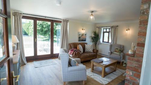Lincoln House | Pet-Friendly Retreat at The Stables - Rated 9.6/10