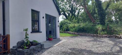 Skibbereen House | Experience The Stables: Family-Friendly Retreat with 9.7 Rating