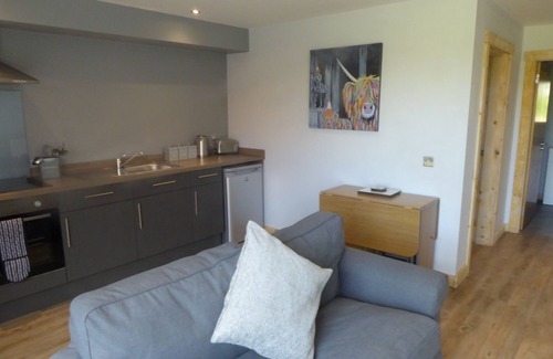 Arden Apartment | Cozy Stables Lower Cottage for Couples - Guest Rated 9.8