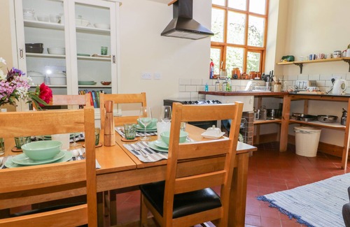Roos Cottage | Pet-Friendly Retreat: The Stables Holiday Cottage in Roos