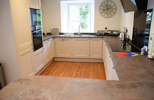 Pitlochry Cottage | Relax at The Stables - Perfect for Families and Pets
