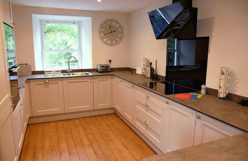 Pitlochry Cottage | Relax at The Stables - Perfect for Families and Pets