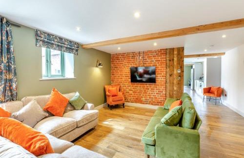 Shrewsbury House | Discover The Stables: Pet and Child Friendly Retreat