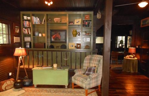 Lincoln Park House | Discover The Stables: Guest Rated 9.6/10 Experience