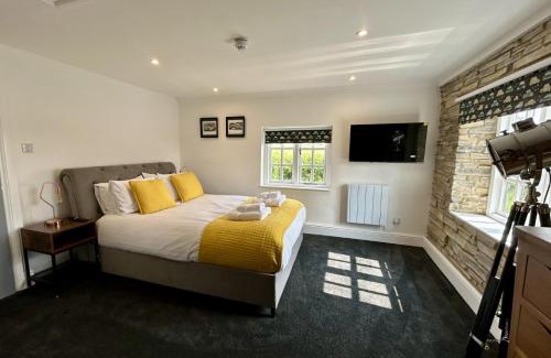 Saintbury House | Discover Comfort at The Stag Rooms - Pet Friendly Getaway