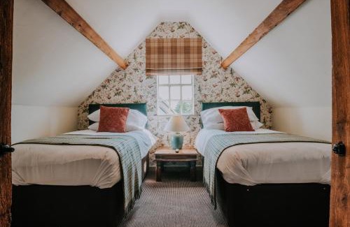 Saintbury House | Discover Comfort at The Stag Rooms - Pet Friendly Getaway