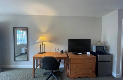 Woodville Hotel | Cozy Getaway at The Stagecoach Inn of Woodville