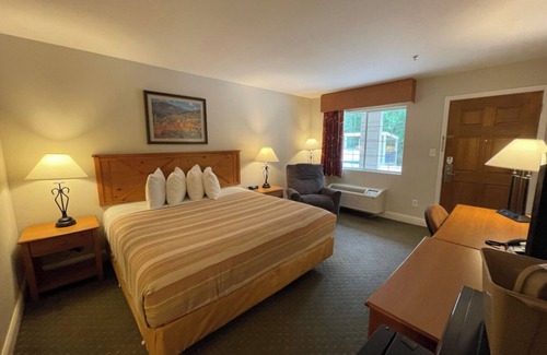 Woodville Hotel | Cozy Getaway at The Stagecoach Inn of Woodville
