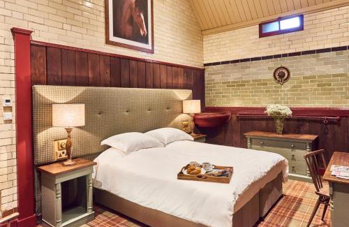Walwick House | Discover The Stallion: Pet-Friendly 4-Star Family Retreat