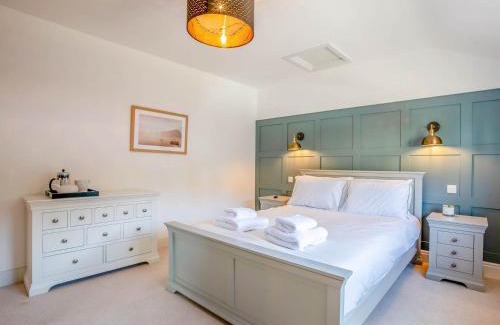 Burford House | Discover Family-Friendly Comfort at The Stalls - Rated 9/10