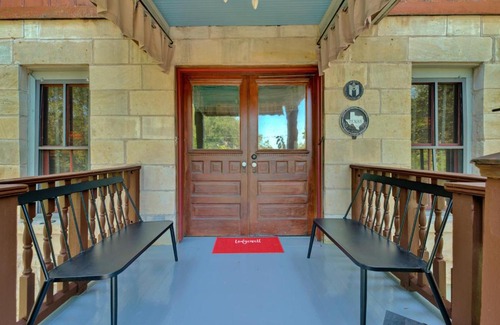 Bouldin House | Experience The Stanley Historic Home with Pool & BBQ