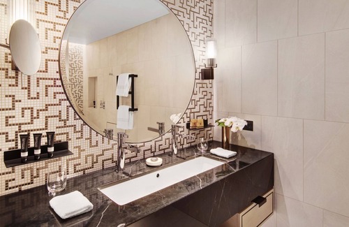 Pyrmont Hotel | Experience The Star Grand Hotel Sydney: Pool, Spa & More!