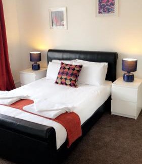 Beeston House | Inviting The Star Inn: Family-Friendly Stay with Dining
