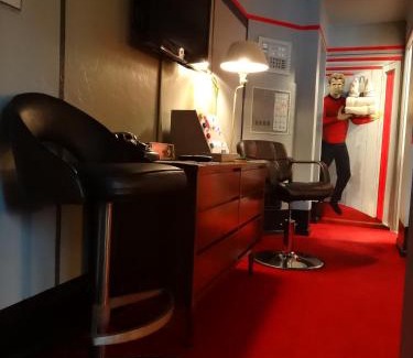 North Bend Hotel | Experience the Star Trek USS Enterprise Room at Itty Bitty Inn