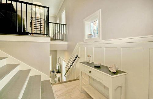 North Litchfield Beach House | Discover The Starfish: Close to Huntington Beach Park