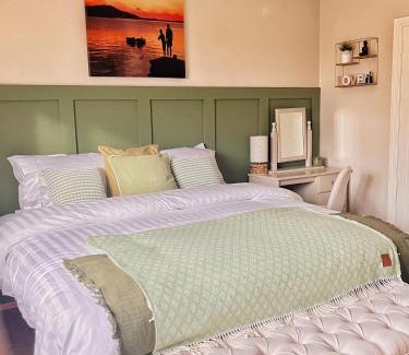 Ballindinas House | Guest Rated 9.7: The Starlings Country House Retreat