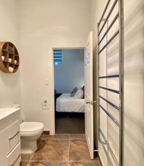 Hamilton Apartment | Discover Comfort at The Statesman Hotel in Your Next Trip