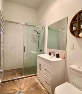 Hamilton Apartment | Discover Comfort at The Statesman Hotel in Your Next Trip