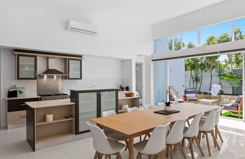 Kingscliff House | Spacious Station: 6-Bed Home with Pool for 13 Guests